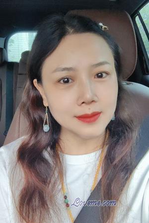 225872 - Lily Age: 48 - China