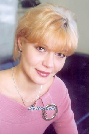 58851 - Svetlana Age: 38 - Russia